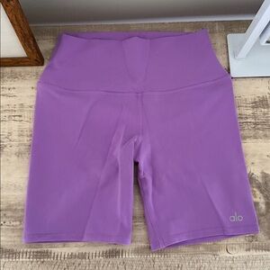 NWOT ALO HIGH RISE SHORTS PURPLE